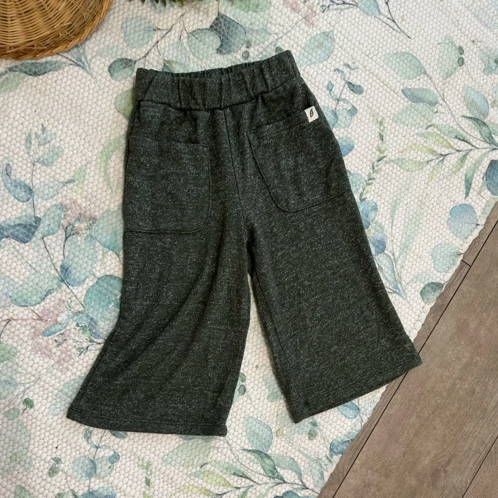 New Easy-Peasy Toddler Girl Hacci Wide Leg Pant Size 2T New without tags